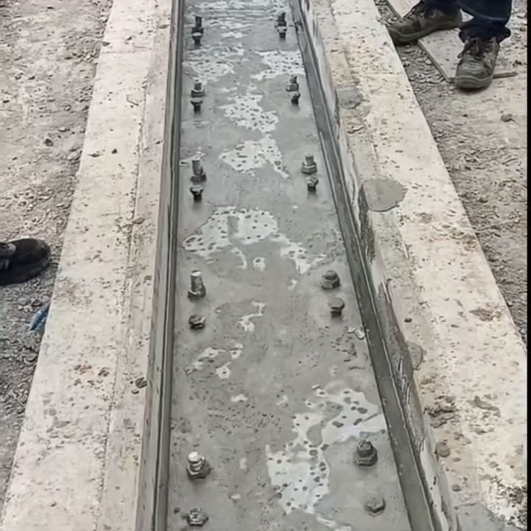 北海港口码头起重机龙门吊重型机械设备稳固用早强快凝轨道胶泥